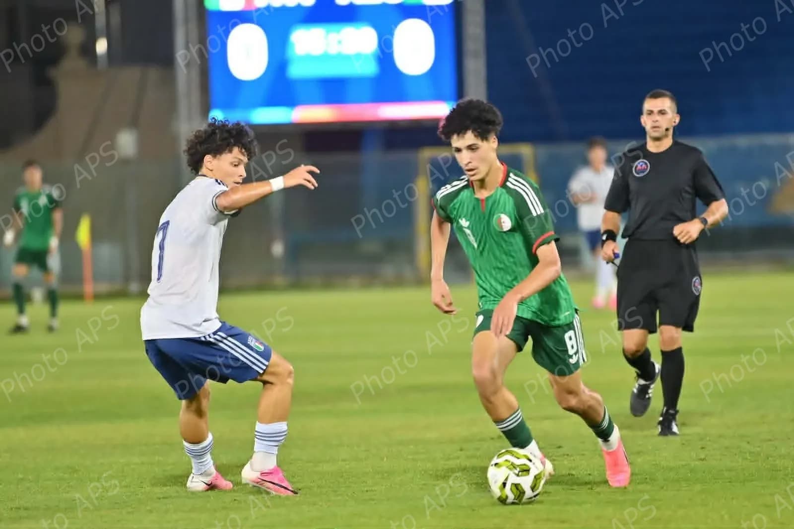 الجزائر تتفوق على إيطاليا (3-1) وتنفرد بصدارة المجموعة الثانية