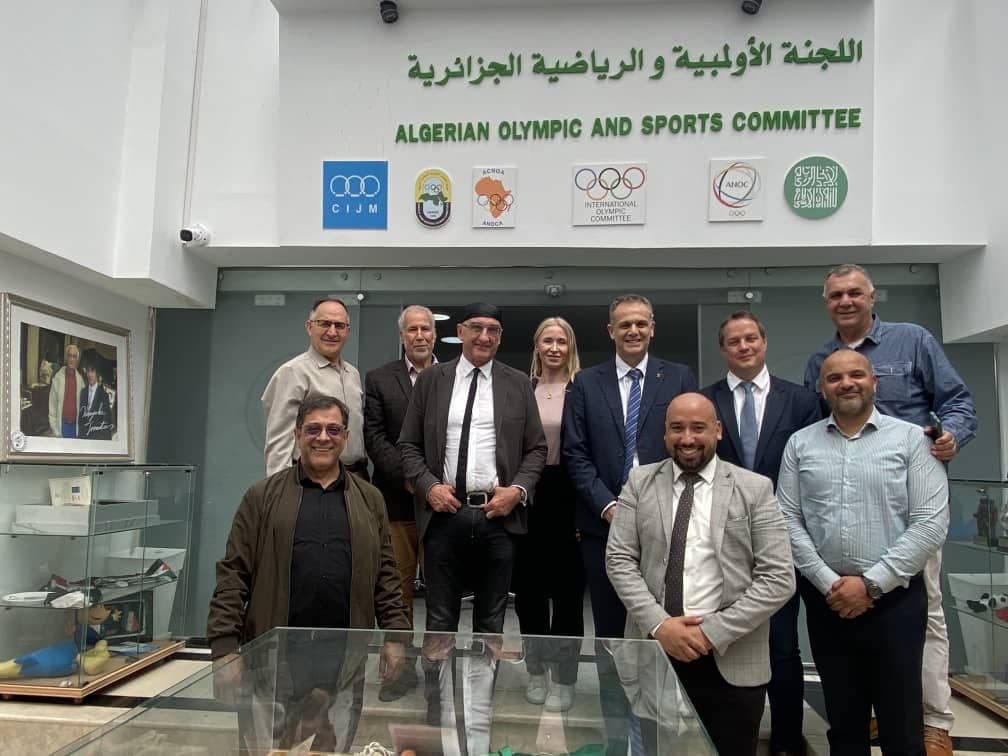 اللجنة الأولمبية الجزائرية تعزز مسار الرقمنة بالشراكة مع رواد التكنولوجيا