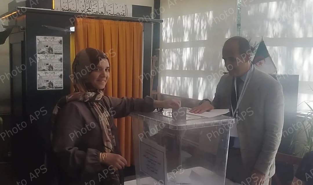 ارتفاع في إقبال أفراد الجالية بتركيا على مكاتب الاقتراع