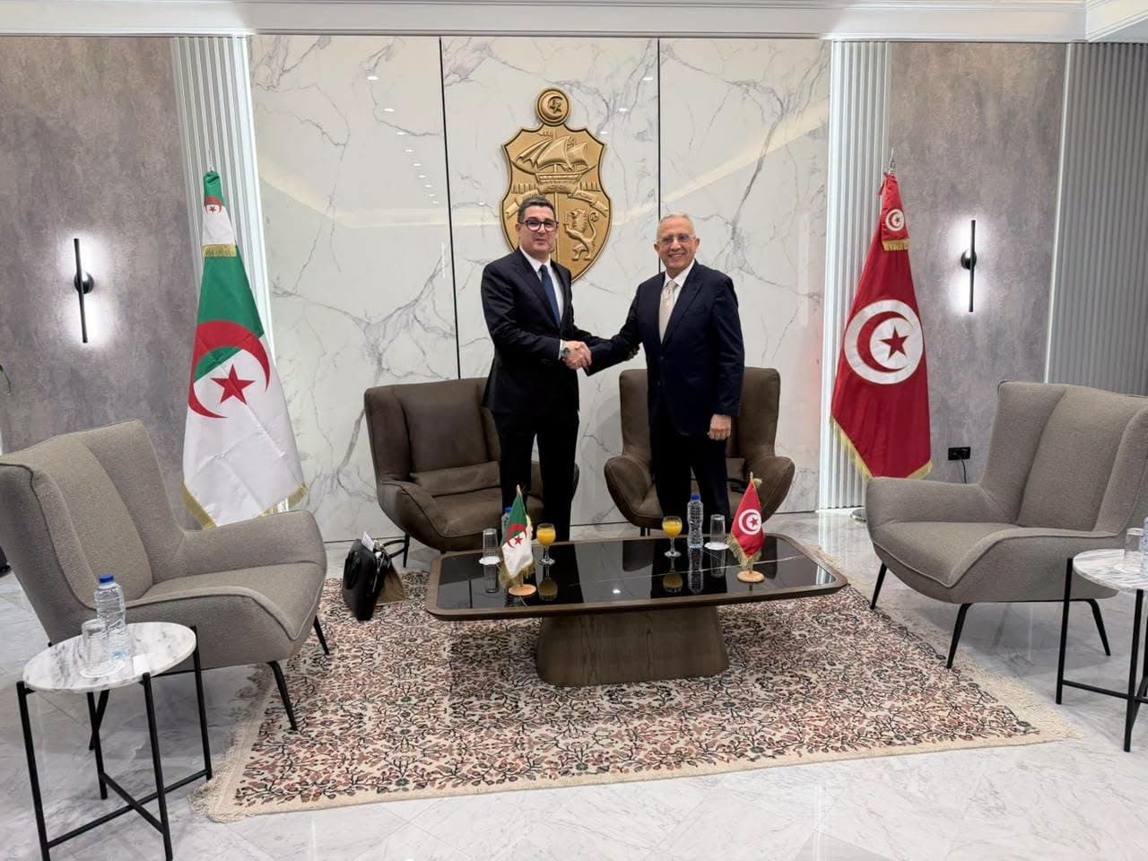 aps