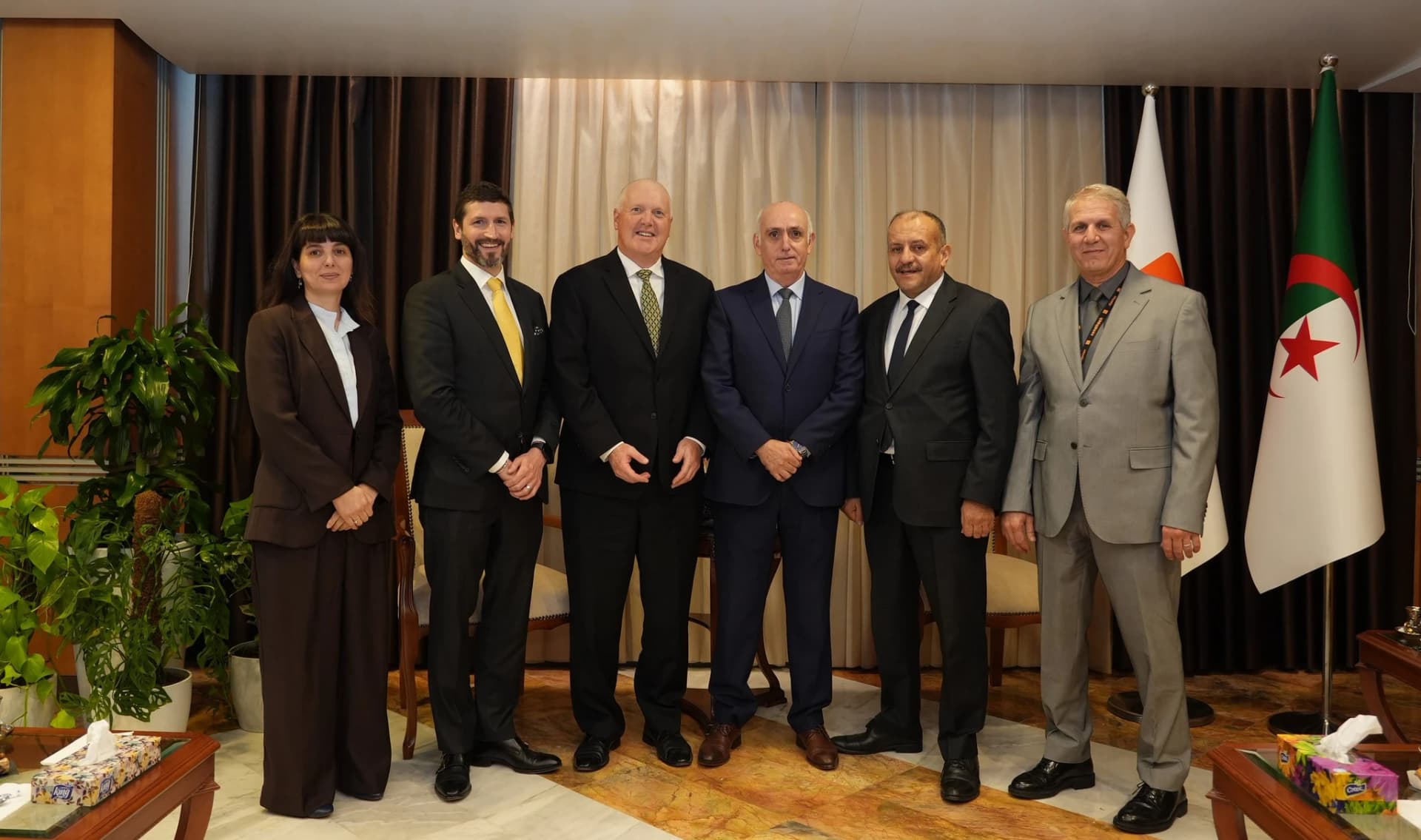 سوناطراك: الرئيس المدير العام يستقبل وفدا عن شركة شيفرون الأمريكية