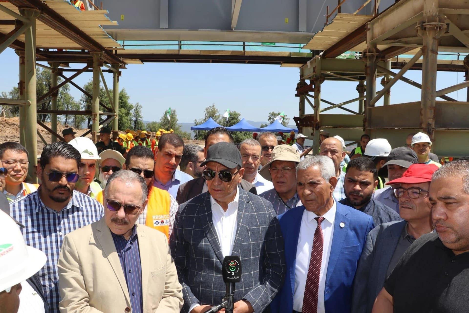 السيد جلاوي يتفقد منشآت فنية بين عين سنور (سوق أهراس) وبوشقوف (قالمة)