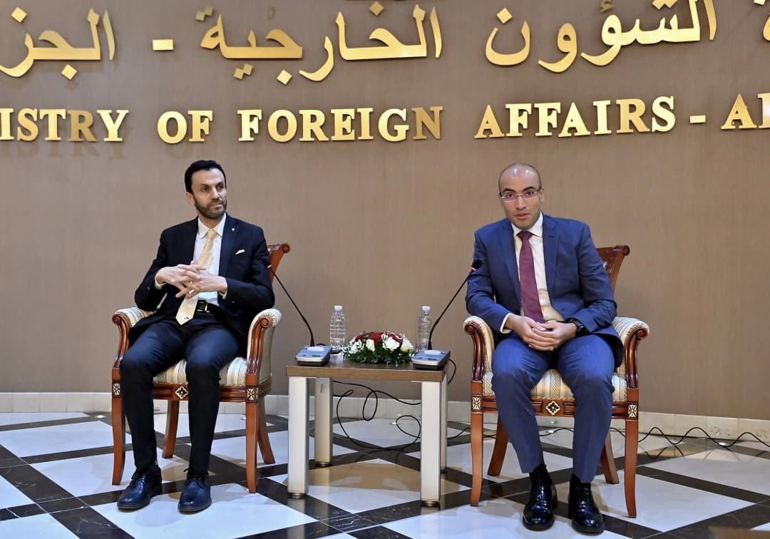 شايب يشرف على لقاء تفاعلي مع مستثمرين وحاملي مشاريع من الجالية الوطنية بالخارج