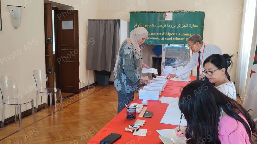 الحركة الجمعوية الجزائرية بإيطاليا ترافق أفراد الجالية وتساهم في إنجاح الاقتراع