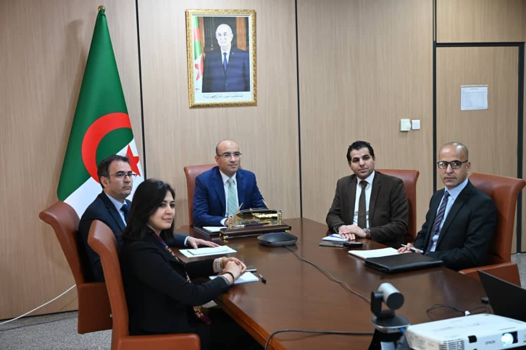 السيد شايب يشرف على لقاء مع أفراد من الجالية الوطنية المقيمين بمدينة سانت بطرسبرغ الروسية