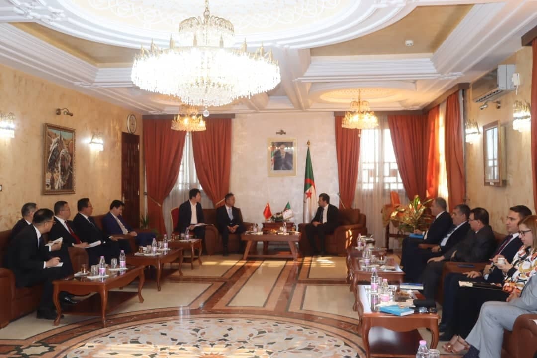 فلاحة: بحث آليات تعزيز الشراكة مع متعاملين اقتصاديين من روسيا والصين