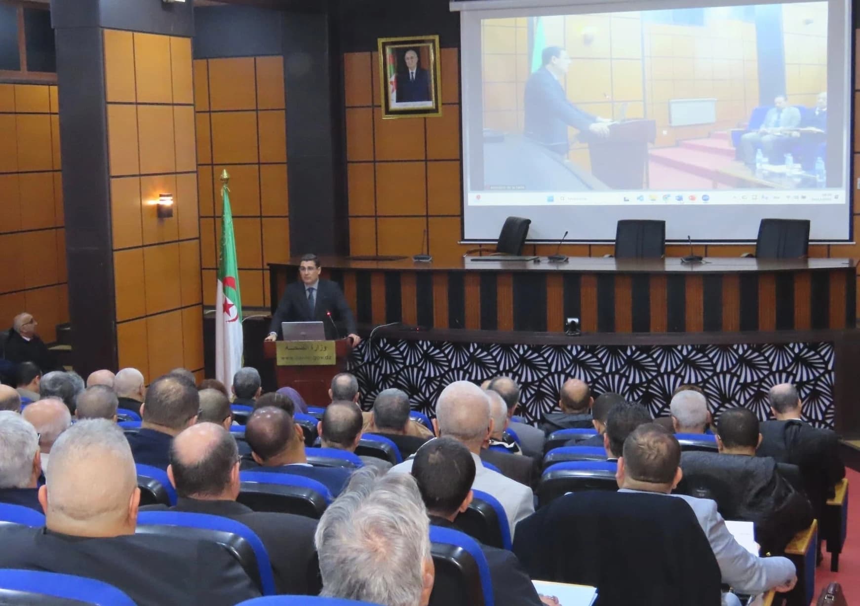 وزير الصحة يترأس اجتماعا توجيهيا مع مدراء الصحة و السكان لولايات الوطن