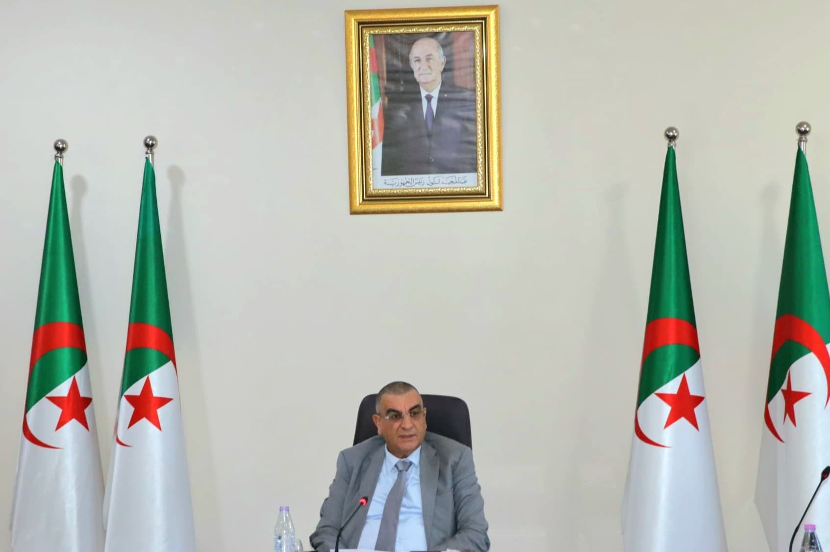 السيد جلاوي يشرف على اجتماع تقييمي لمشاريع القطاع عبر الوطن