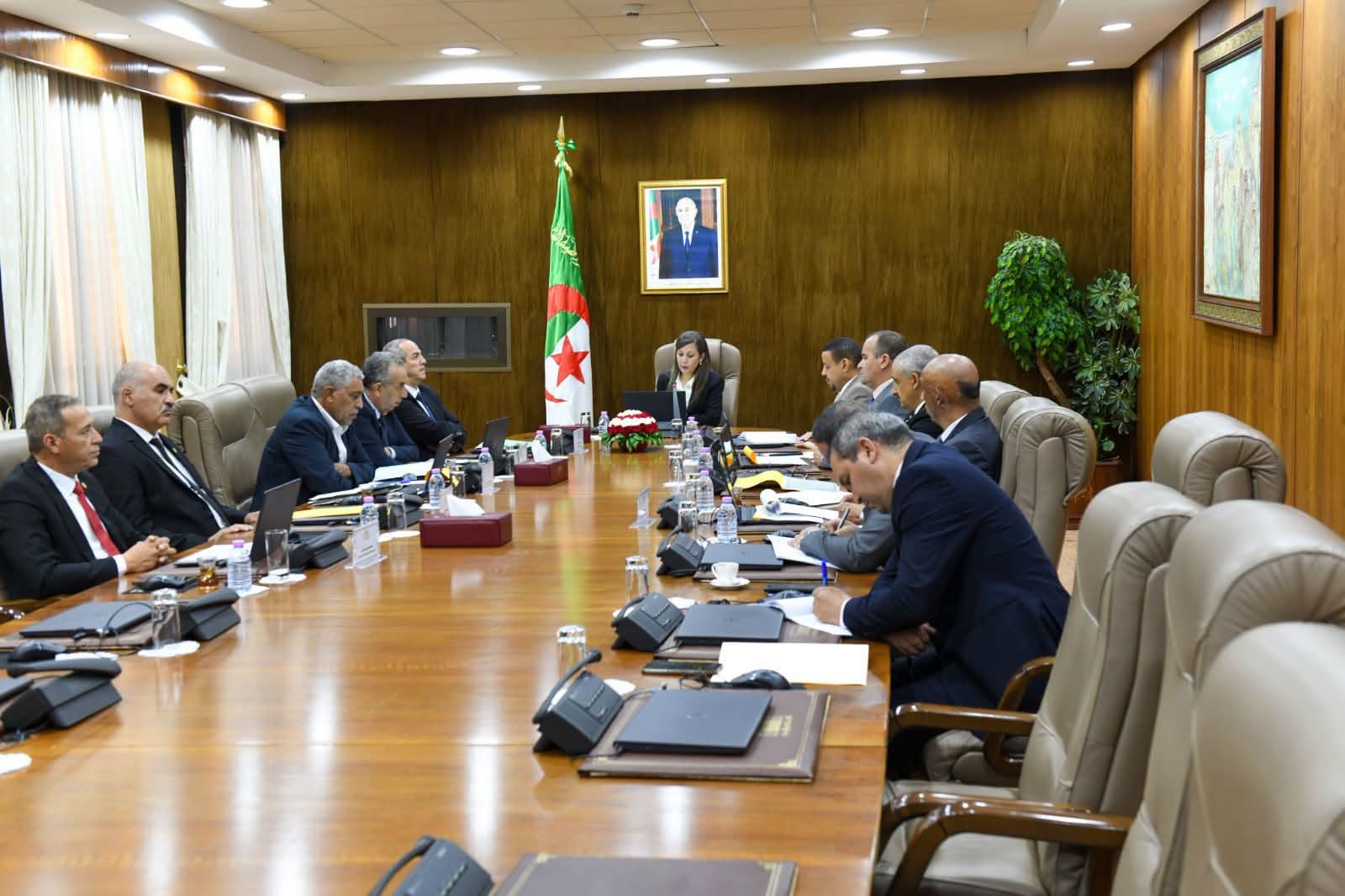 بوفدش تترأس اجتماعا حول تمثيل المجلس الشعبي الوطني في الهيئات البرلمانية الإقليمية والدولية