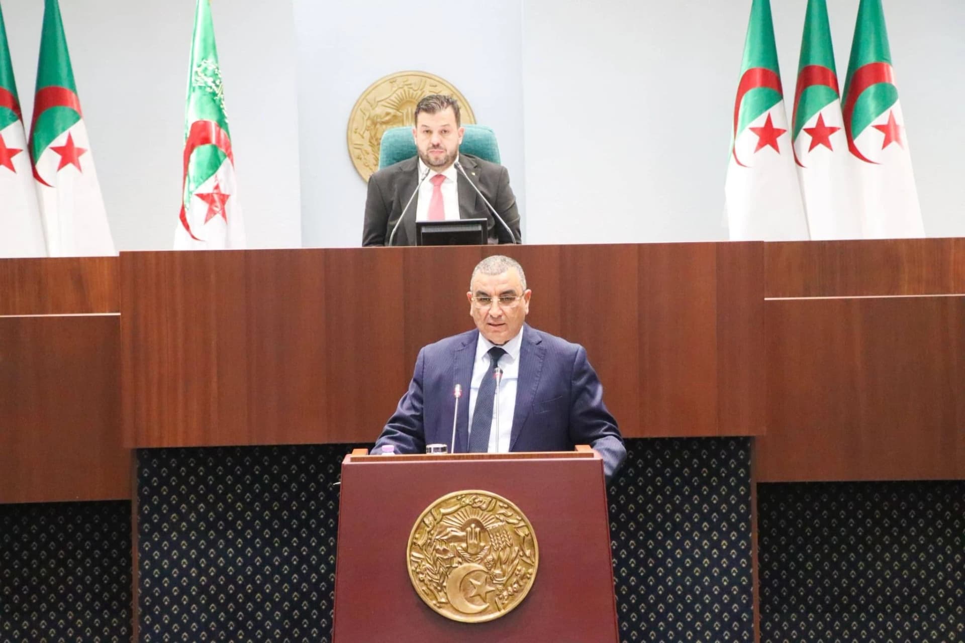 عزيز المتابعة الميدانية لبرامج صيانة وتأهيل الطرقات