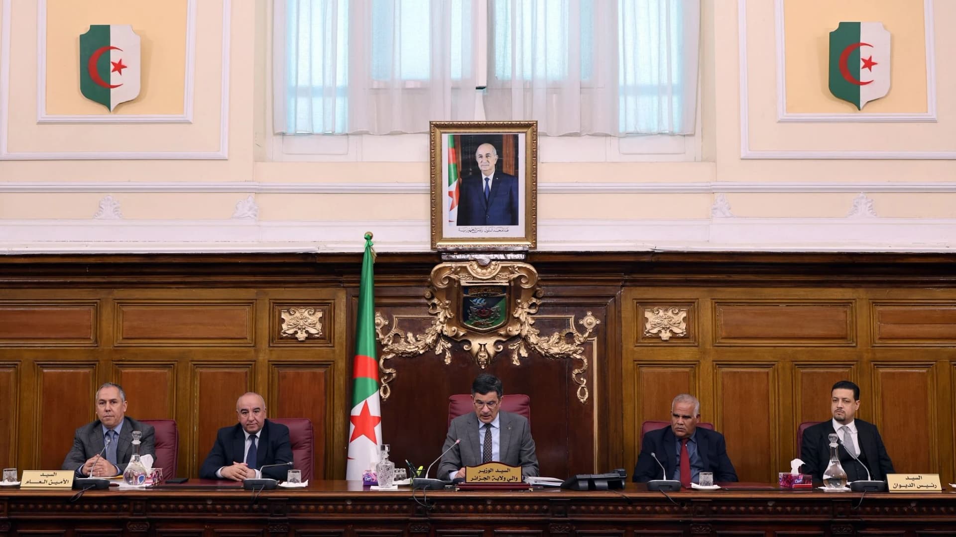 التنظيم الإداري الجديد لولاية الجزائر: السيد رابحي يشرف على مراسم تسليم