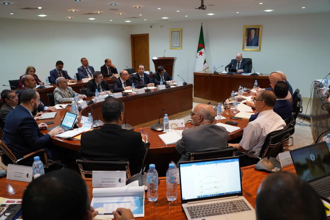 السيد بشير يأمر باستكمال رقمنة مجمع "ديفاندوس" قبل نهاية السنة