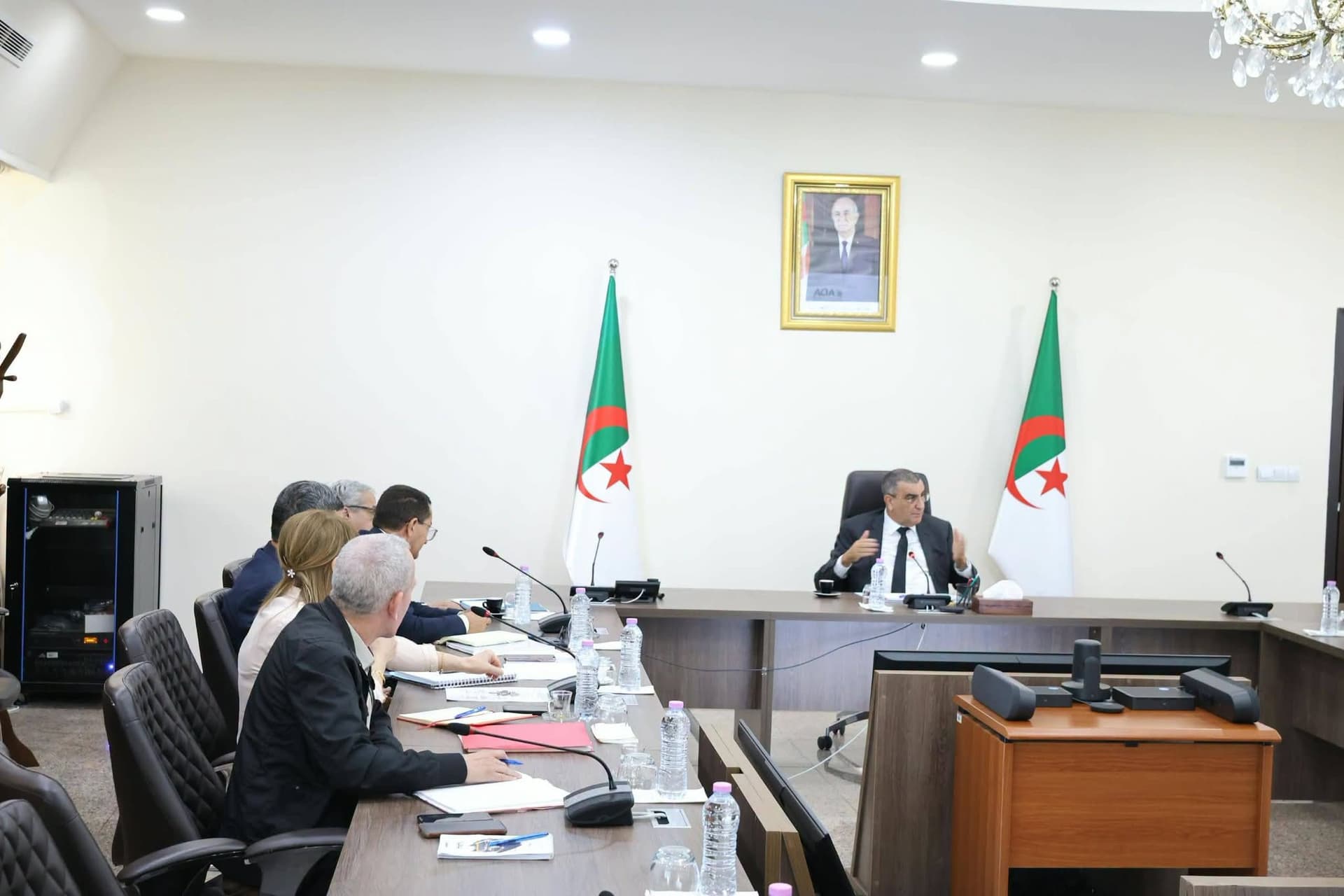 جلاوي يترأس اجتماعا تنسيقيا لمتابعة مشاريع الطرق السيارة