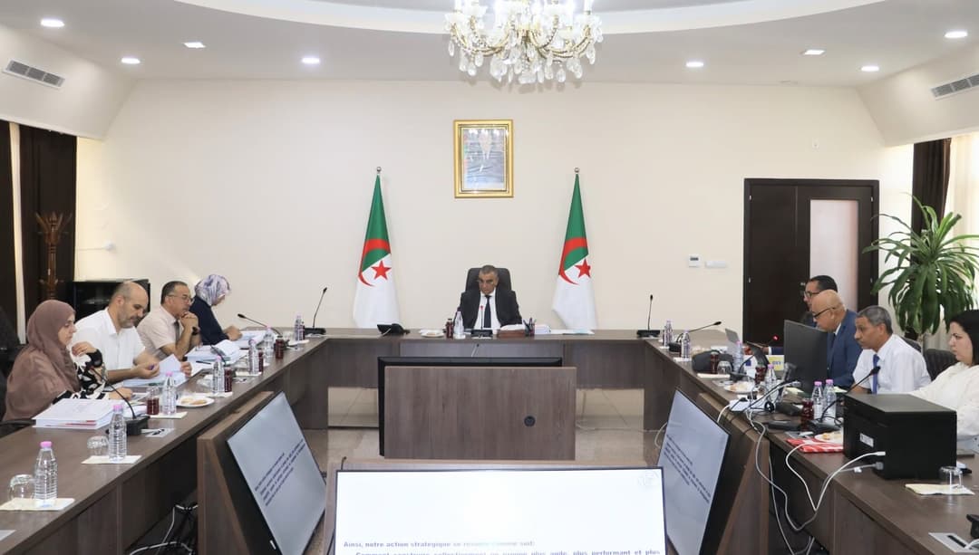 جلاوي يترأس أشغال الجمعية العامة لمجمع إنجاز السكك الحديدية