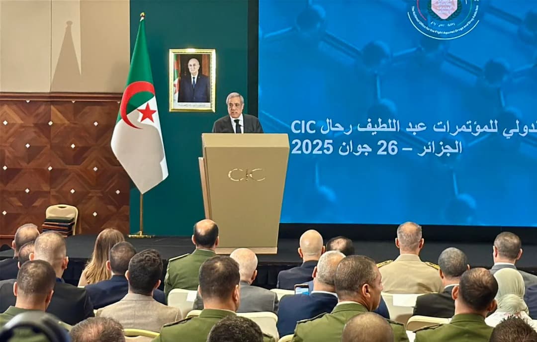 بتكليف من رئيس الجمهورية السيد عبد المجيد تبون، أشرف الوزير الأول السيد نذير العرباوي، اليوم الخميس 26 جوان 2025، بالمركز الدولي للمؤتمرات "عبد اللطيف رحال"، رفقة السيد مدير الديوان برئاسة الجمهورية والسيد وزير العدل حافظ الأختام، على فعاليات إحياء اليوم العالمي لمكافحة المخدرات، التي تنظم تحت الرعاية السامية للسيد رئيس الجمهورية، تحت شعار "كسر القيود؛ الوقاية والعلاج، التعافي للجميع"، وذلك بحضور اعضاء من الحكومة ومسؤولي وممثلي مختلف الهيئات المعنية بمكافحة المخدرات، فضلا عن ممثلي المجتمع المدني الناشطين في هذا المجال.