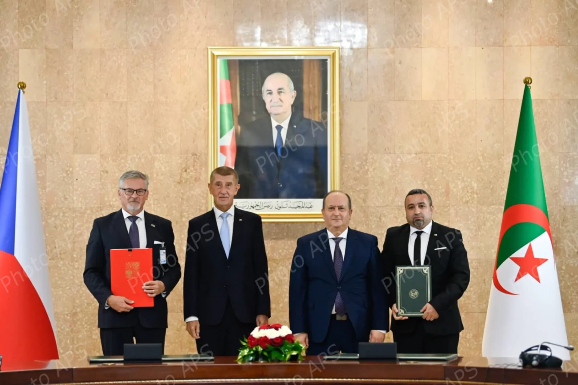 التوقيع بالجزائر العاصمة على مذكرات تفاهم للتعاون في عدة مجالات
