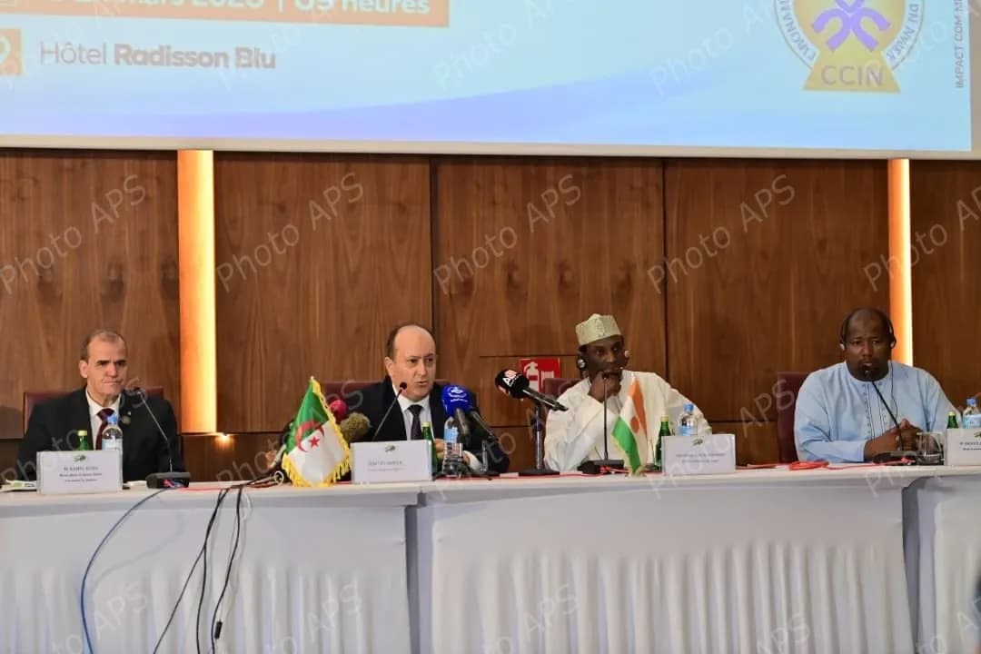 الوزير الأول يشرف بنيامي رفقة نظيره النيجري على افتتاح أشغال منتدى الأعمال الثنائي