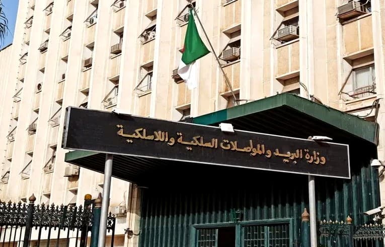 محطات متنقلة لدعم شبكة الهاتف والإنترنت بالمناطق المتضررة