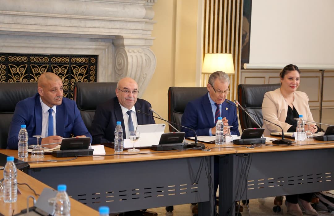 الشروع قريبا في انجاز معهد متخصص في العلاج بالخلايا الجذعية بالجزائر