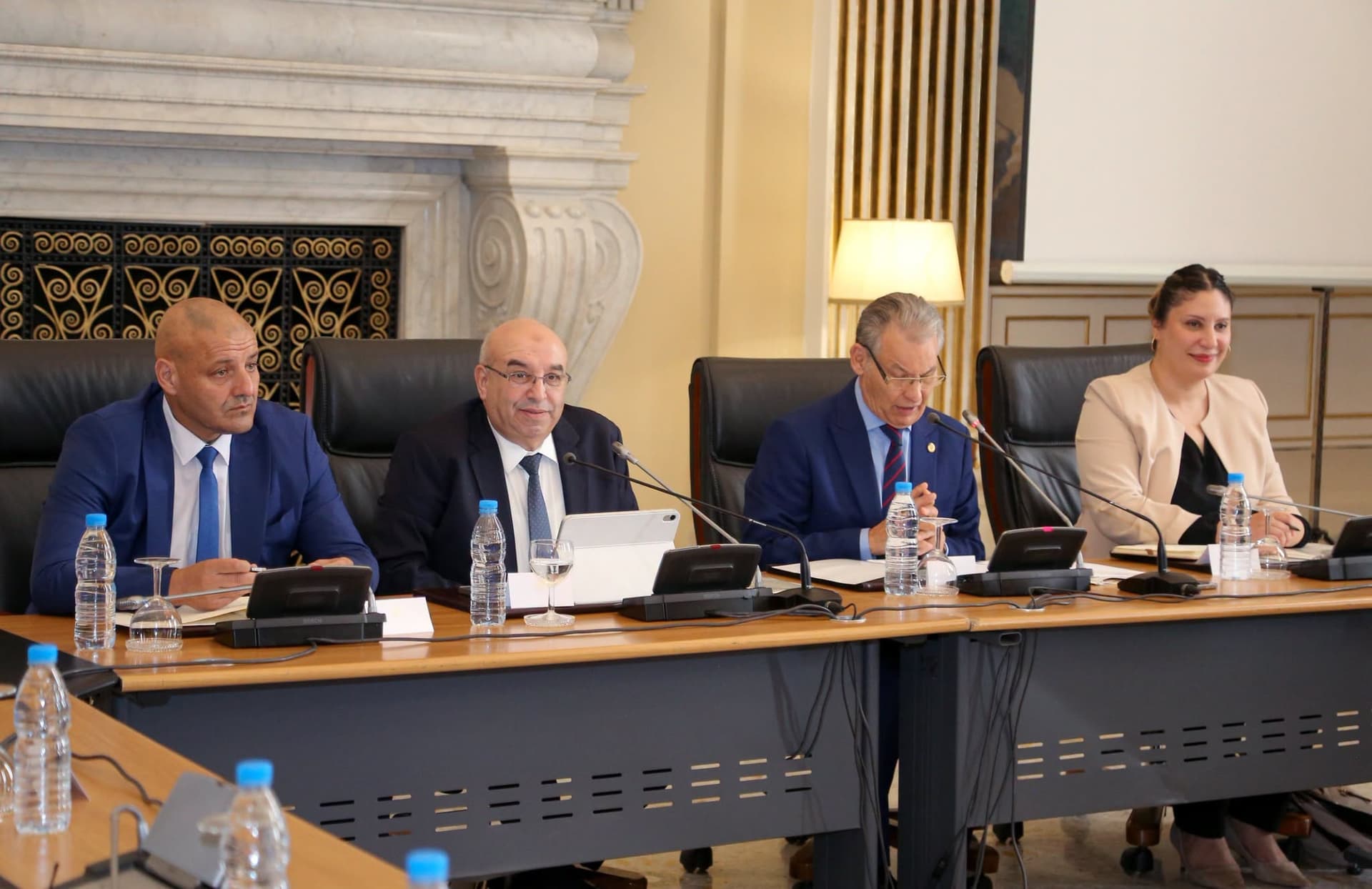 الشروع قريبا في انجاز معهد متخصص في العلاج بالخلايا الجذعية بالجزائر
