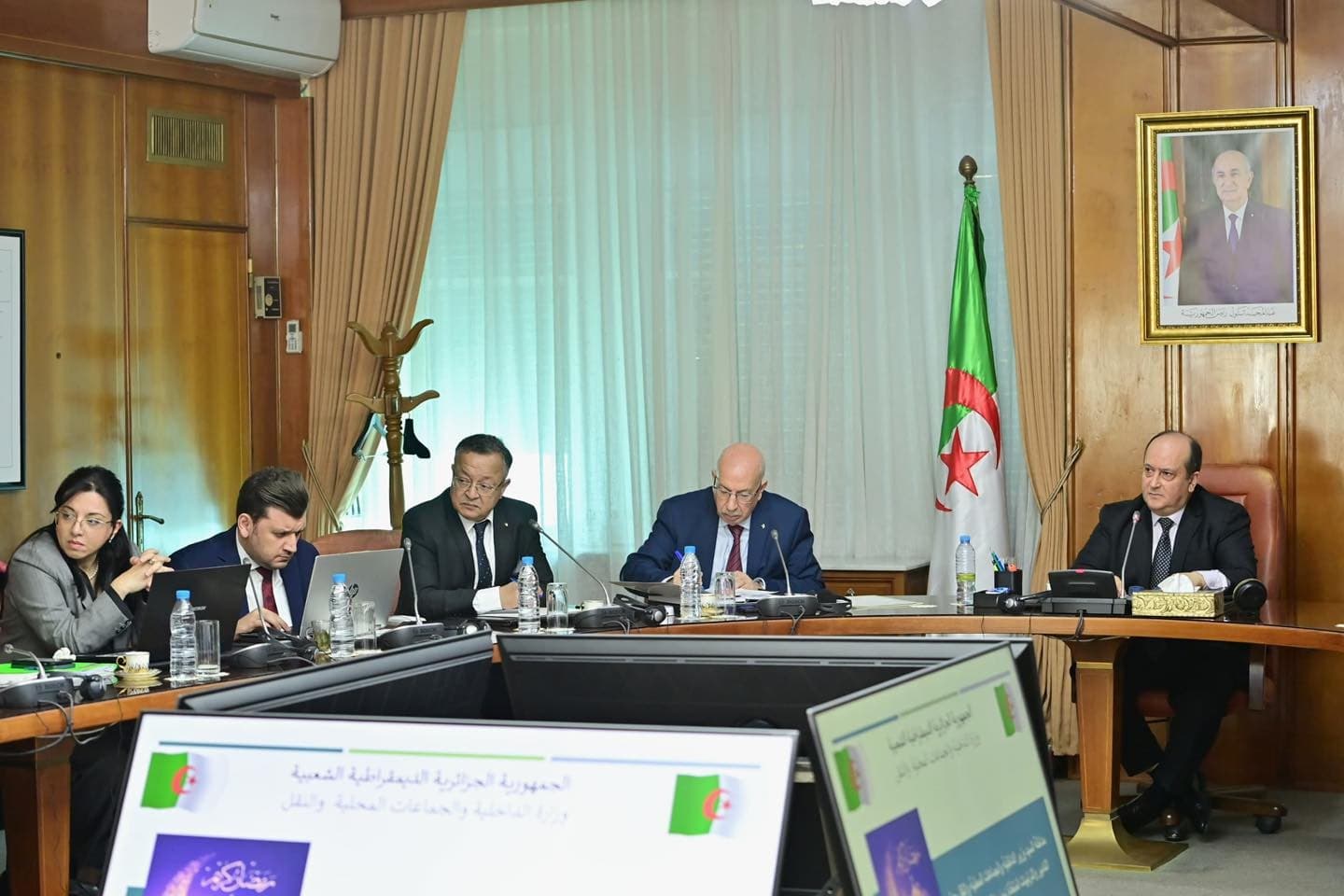 سيفي غريب يترأس اجتماعا وزاريا مشتركا حول تموين السوق الوطنية خلال شهر رمضان