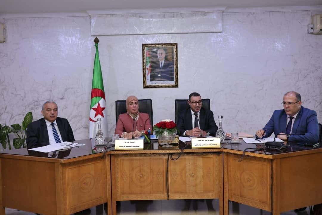 السيد سعيود يشرف على لقاء تنسيقي مع المحافظة السامية للرقمنة لتقييم تقدم الورشات القطاعية