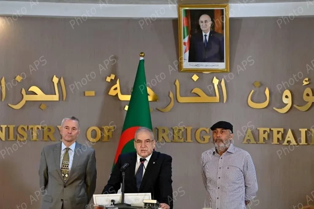الجزائر تسلم الرعية الألماني المحرر إلى سلطات بلاده