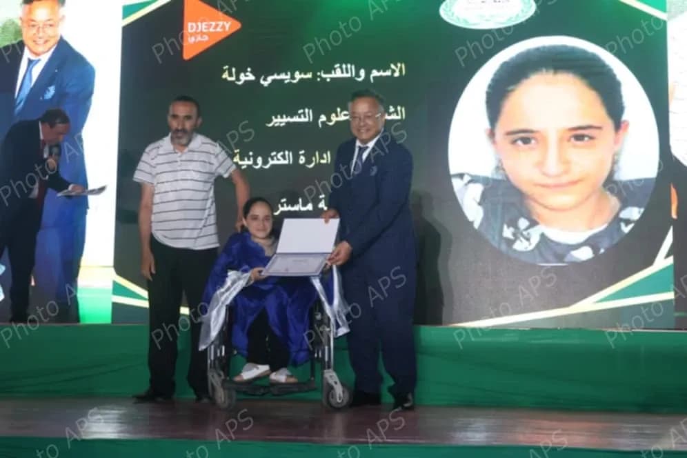 بداري يشرف على حفل تخرج أولى دفعات الطلبة المكونين