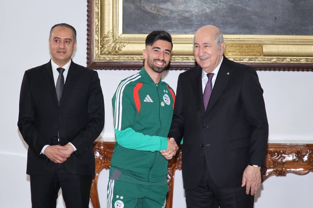 رئيس الجمهورية يستقبل بعثة المنتخب الوطني