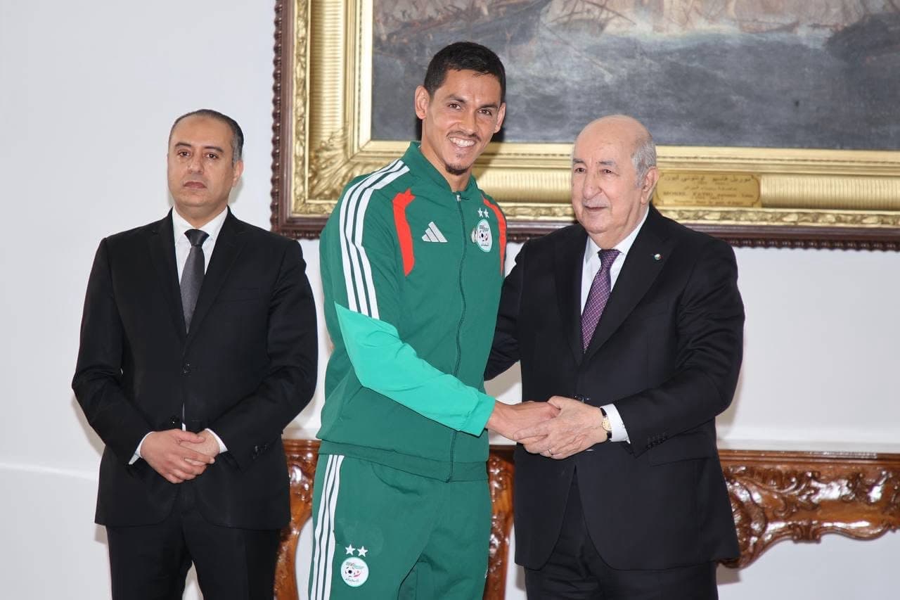 رئيس الجمهورية يستقبل بعثة المنتخب الوطني