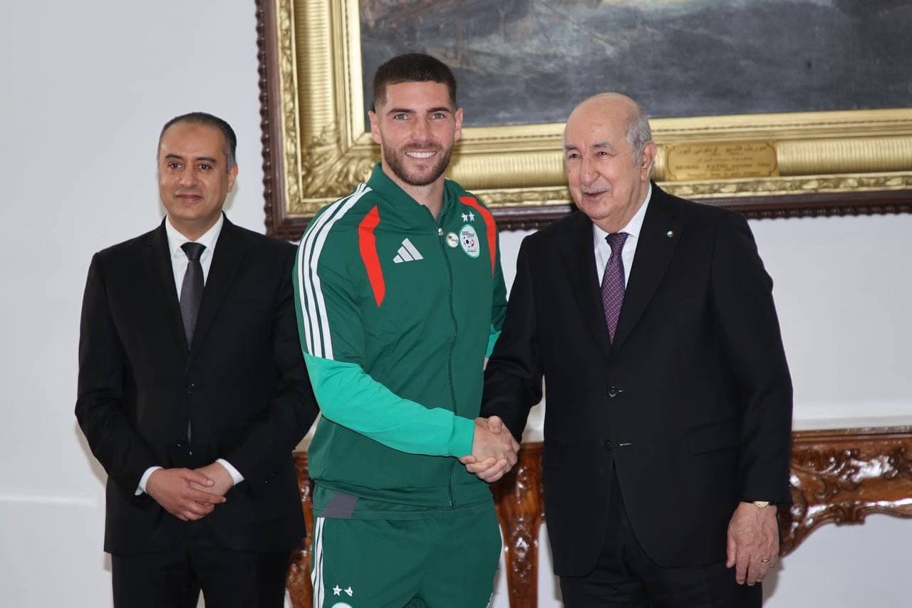 رئيس الجمهورية يستقبل بعثة المنتخب الوطني