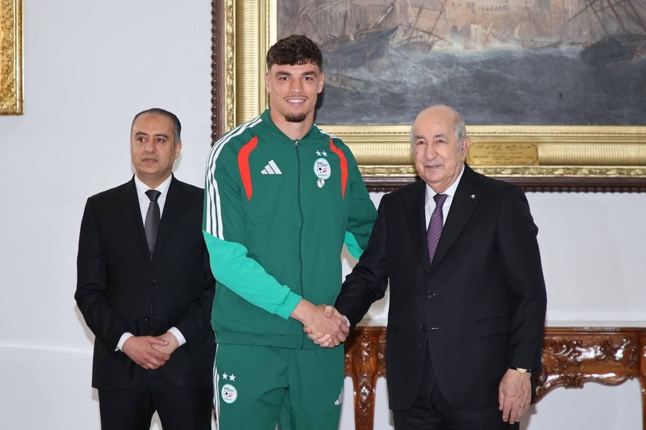 رئيس الجمهورية يستقبل بعثة المنتخب الوطني
