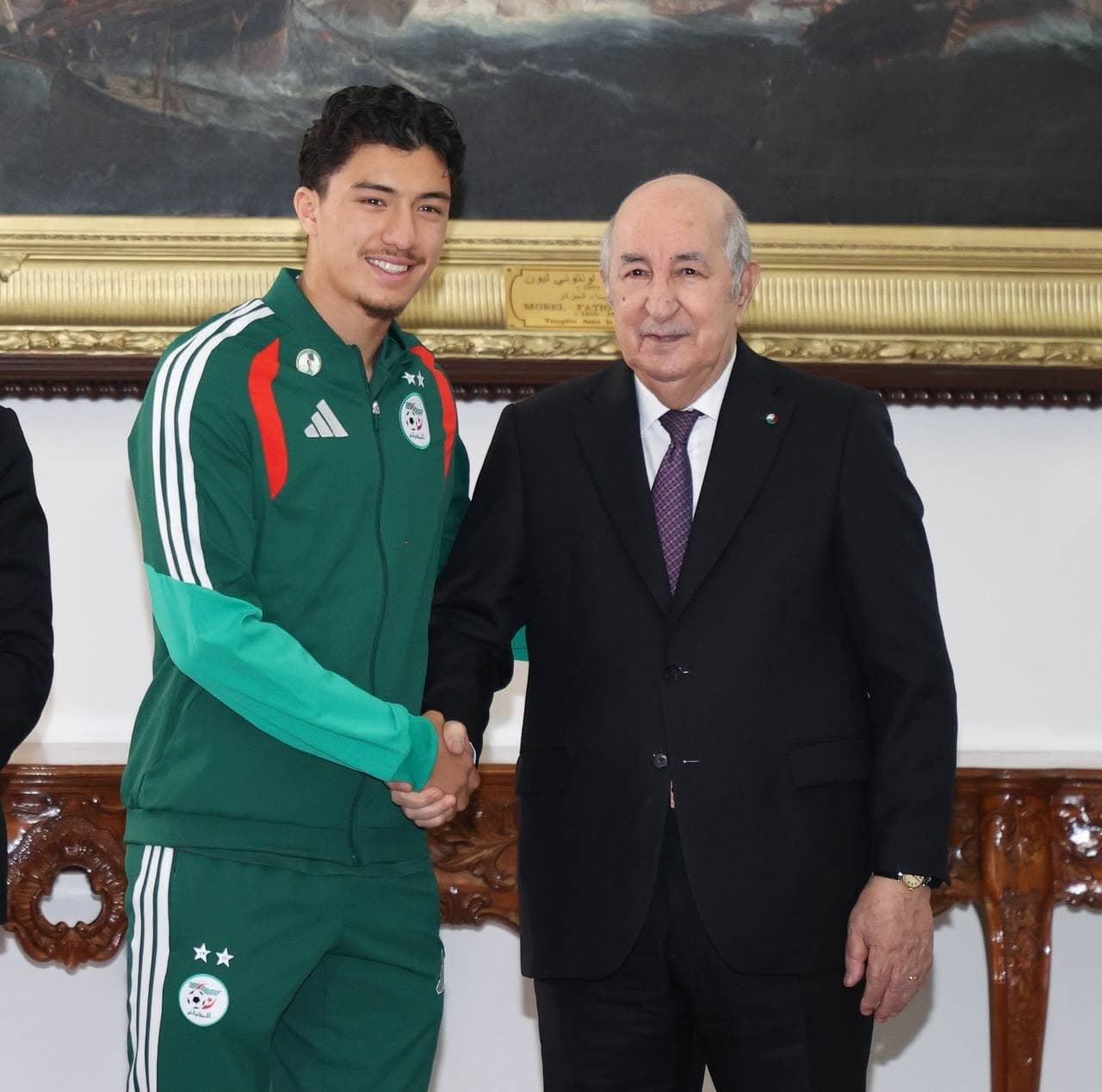 رئيس الجمهورية يستقبل بعثة المنتخب الوطني