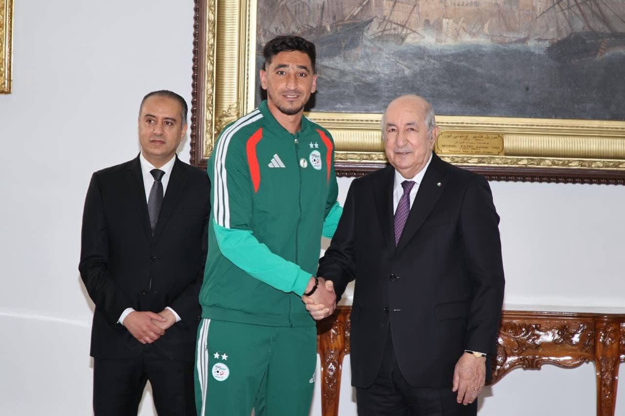 رئيس الجمهورية يستقبل بعثة المنتخب الوطني