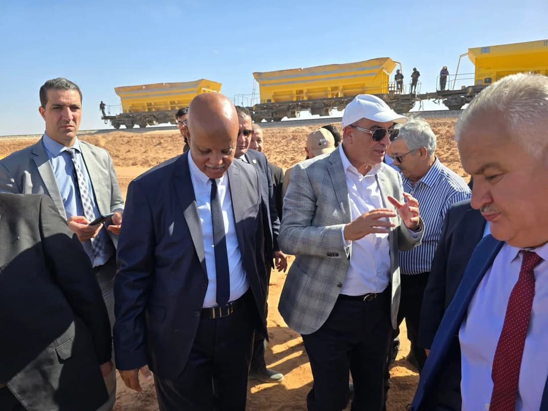 加拉维部长确认西部矿业铁路项目将在 2025 年底前完工