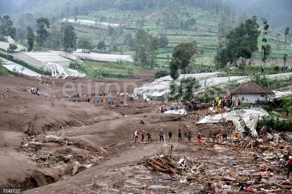 印度尼西亚：西爪哇山体滑坡死亡人数升至38人