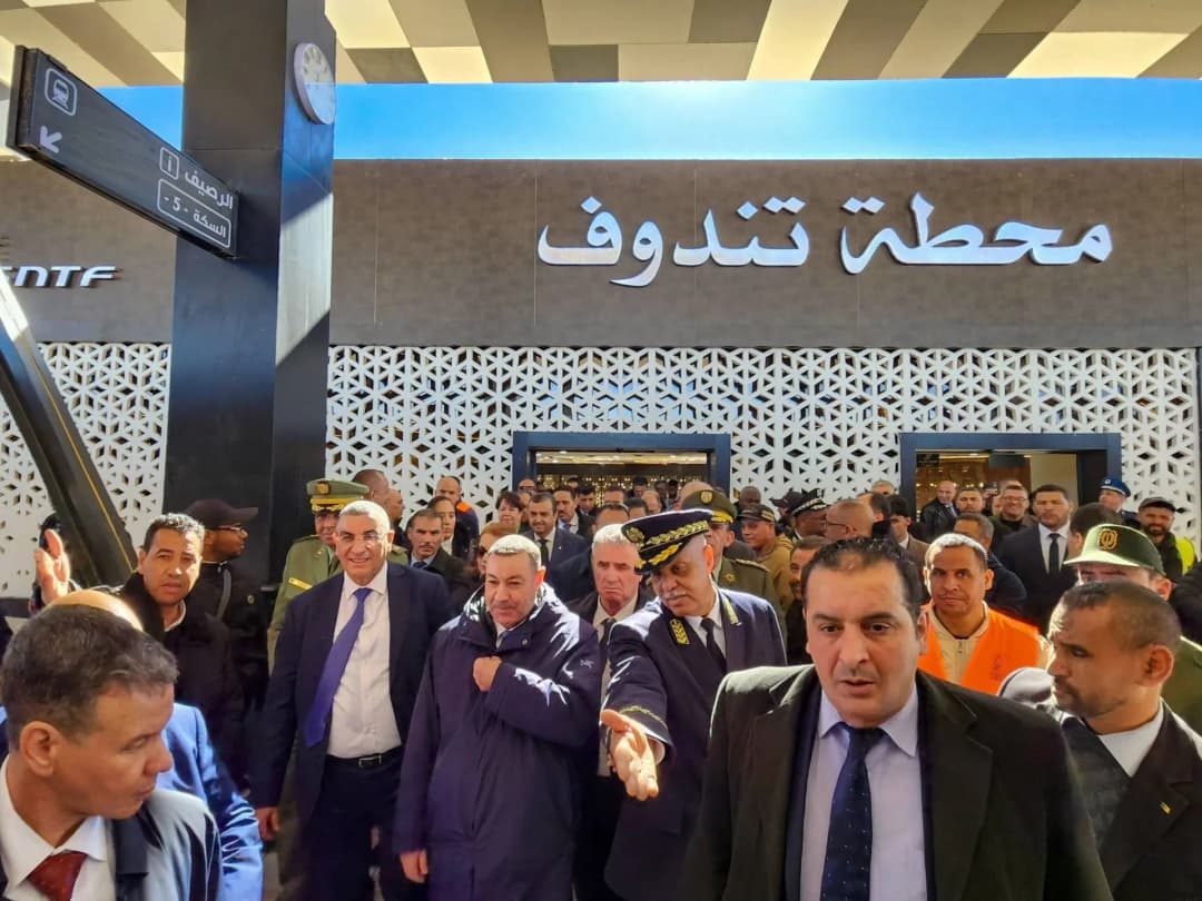 加拉·吉比拉特铁矿开发及廷杜夫铁路启用