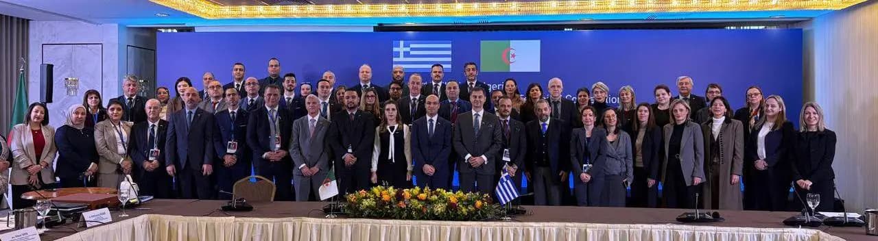 苏菲安·沙伊布与希腊外交部副部长 哈里·西奥哈里斯共同主持第三届会议