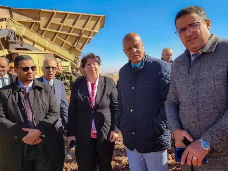 塔费尔了解加拉·吉比拉特矿开采及其铁路连接的筹备情况