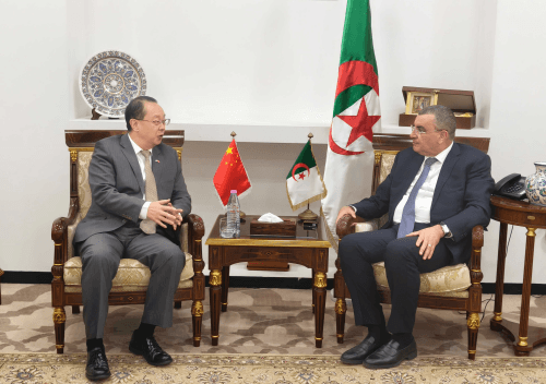 驻阿尔及利亚大使董广利拜会阿公共工程和基础设施部部长贾拉维