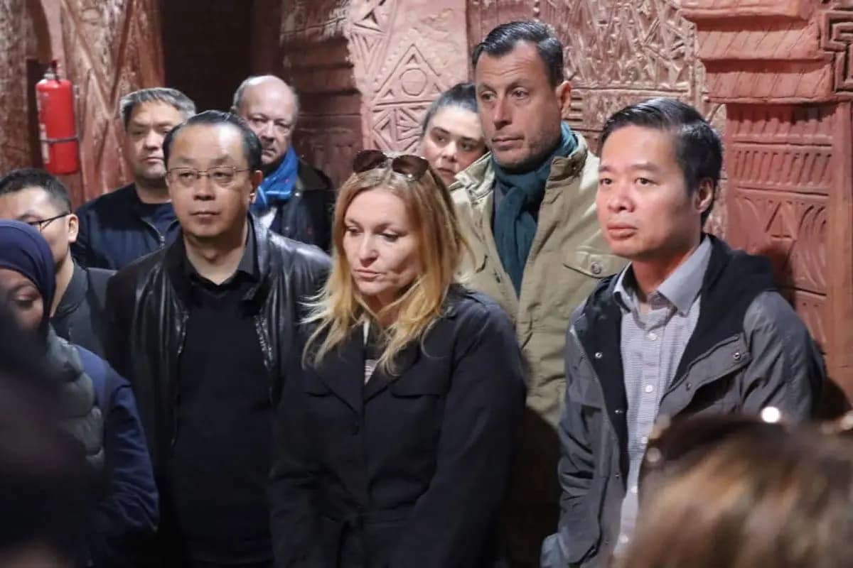 外交官赞叹红色绿洲提米蒙的美景