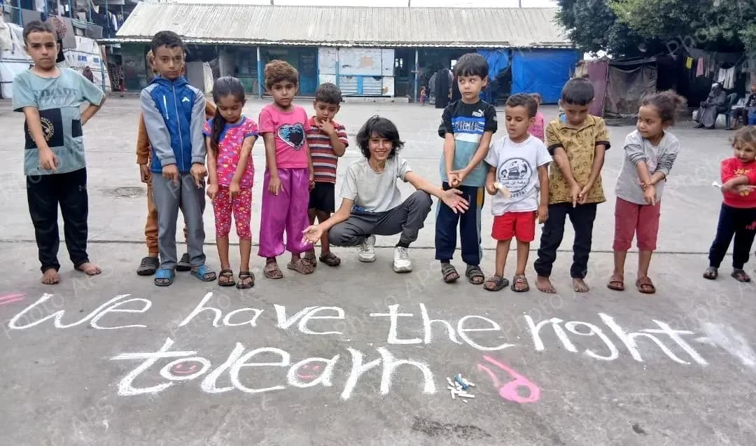 联合国近东巴勒斯坦难民救济和工程处（UNRWA）的教师准备协助儿童重返校园