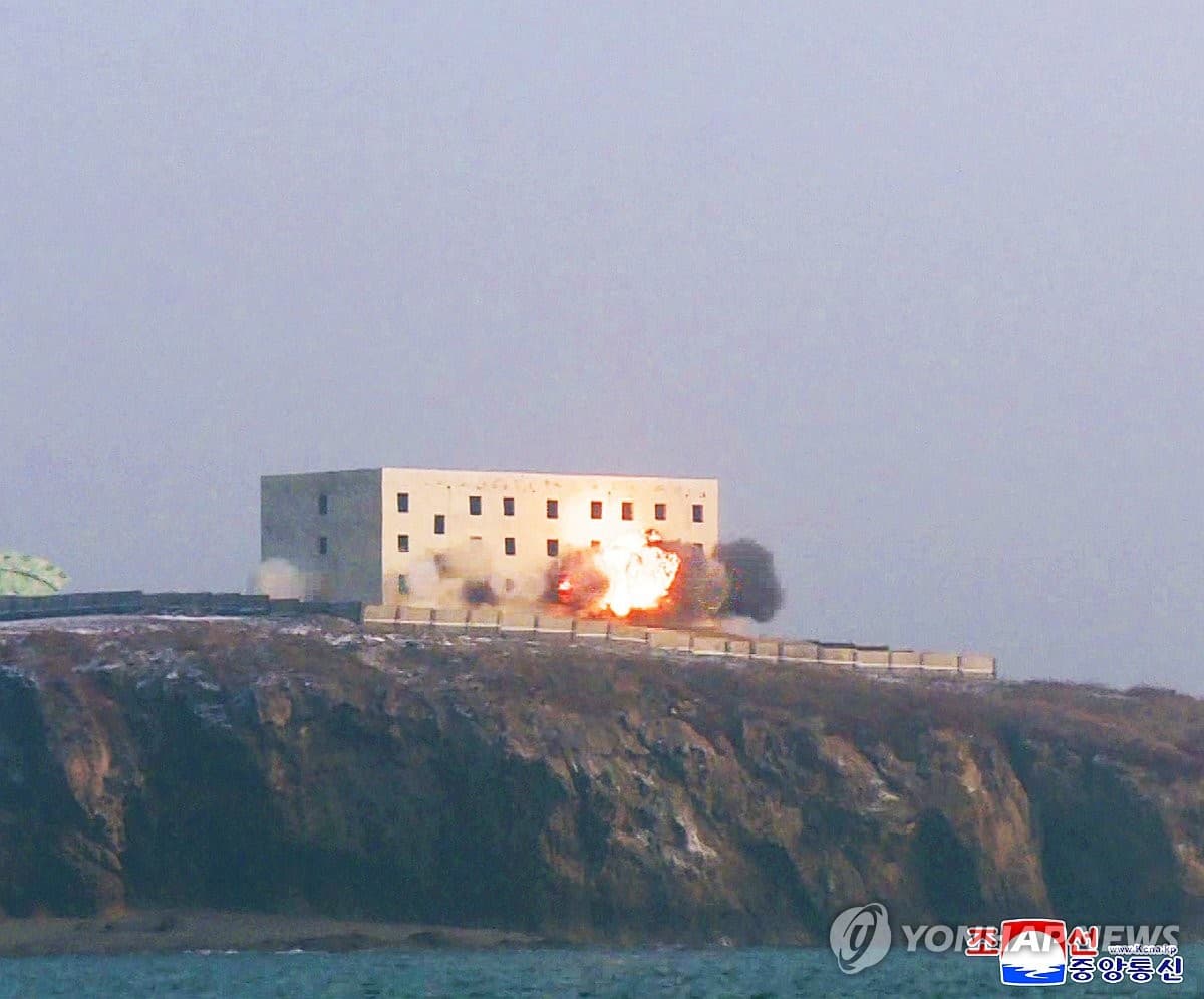 朝鲜进行了两次远程巡航导弹试射