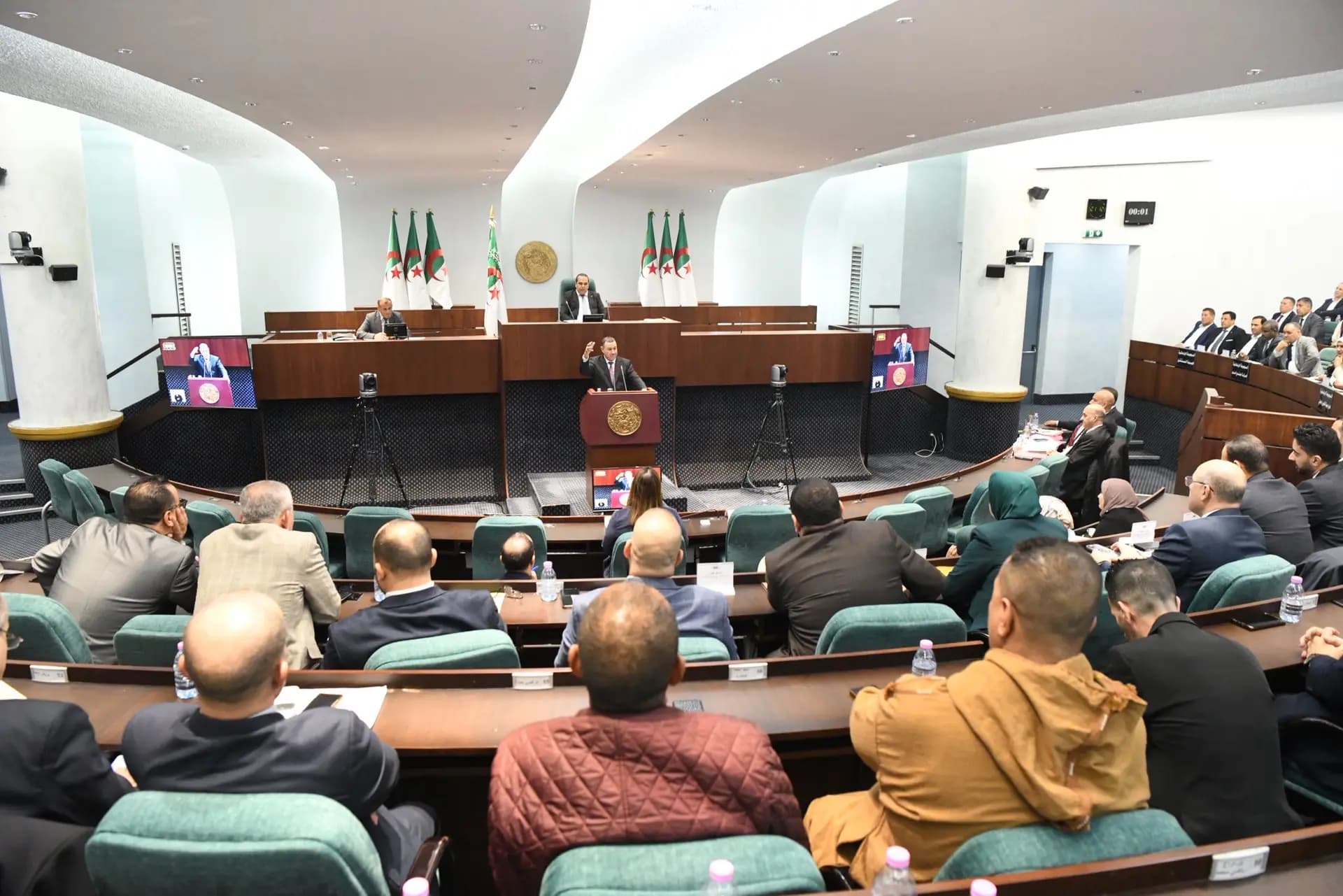 “绝不存在取消发放旅行补贴的情况”