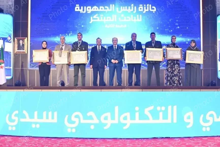 阿尔及利亚总统对科研与创新的支持受到赞赏