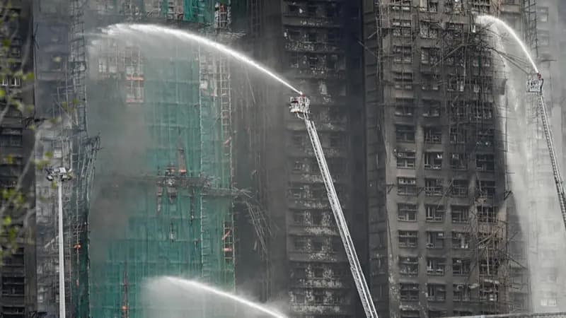 中国香港火灾 
巨大火灾造成44人死亡，数百人失踪
