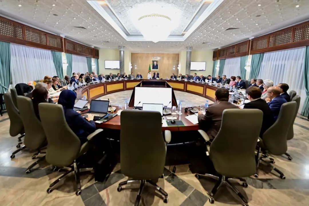 研究建立国家能源效率局及公共工程使用产品的标准