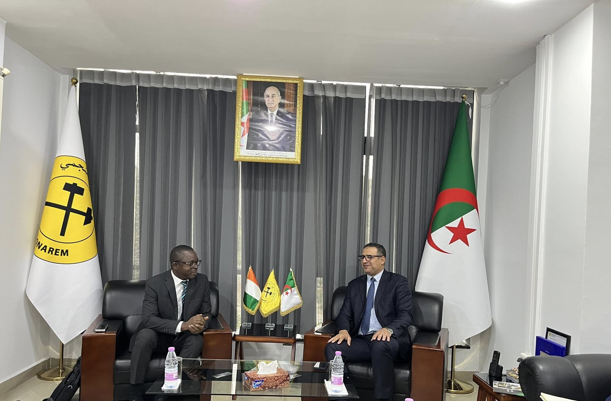 探讨启动战略性矿业合作伙伴关系以加强非洲合作