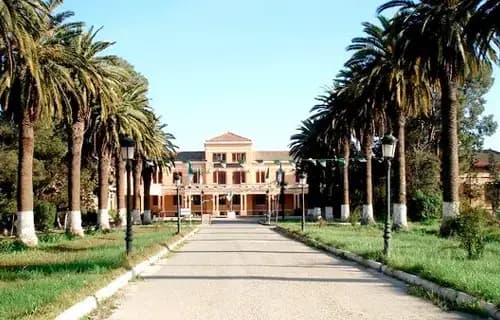 西迪贝勒阿贝斯大学在“US News全球最佳大学排名”中位列第849位