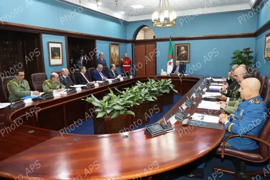 总统主持最高安全委员会会议